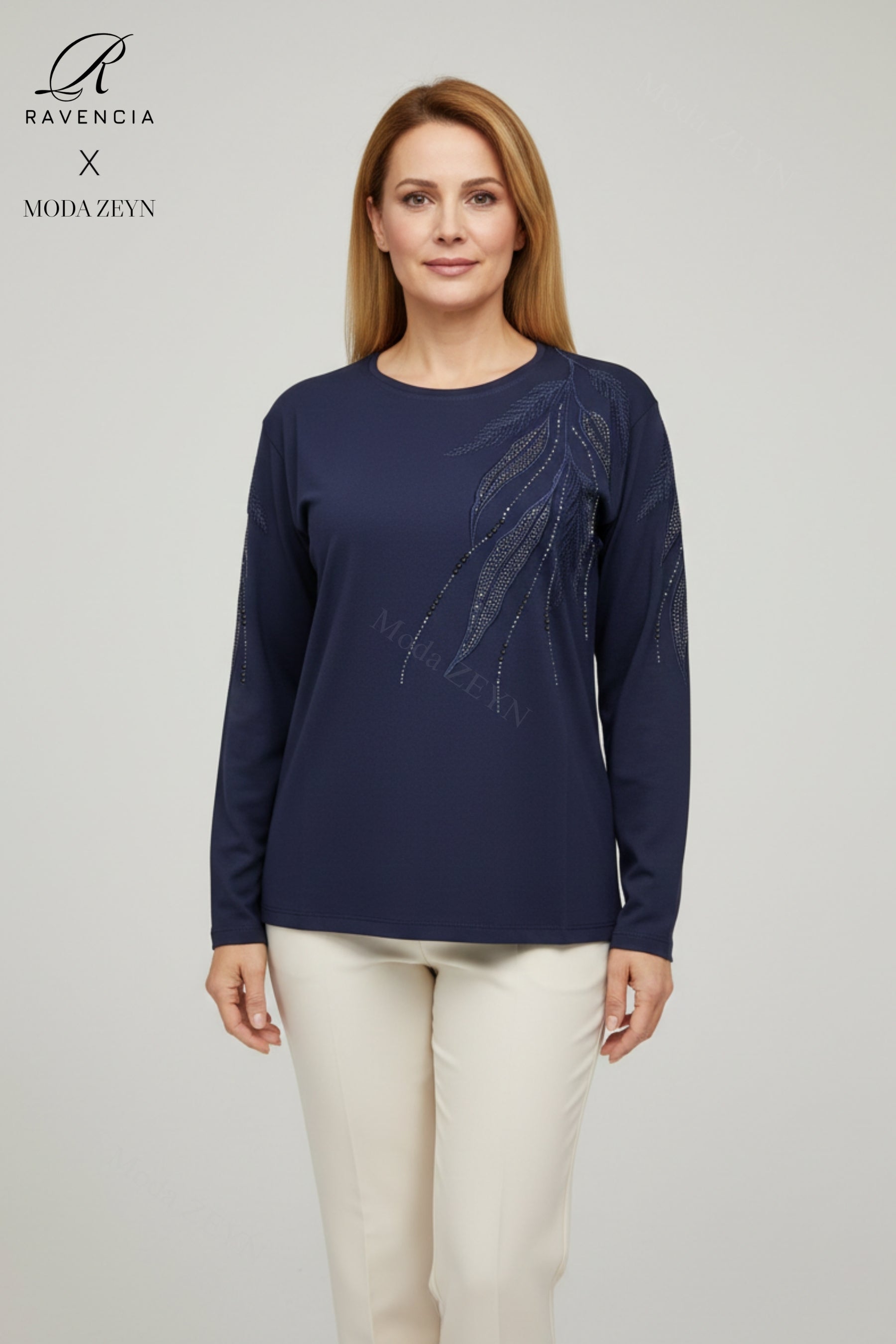 Kadın Yaprak Desenli Taşlı Yırtmaçlı Nakış İşlemeli Likralı Viskon Anne Penye Bluz