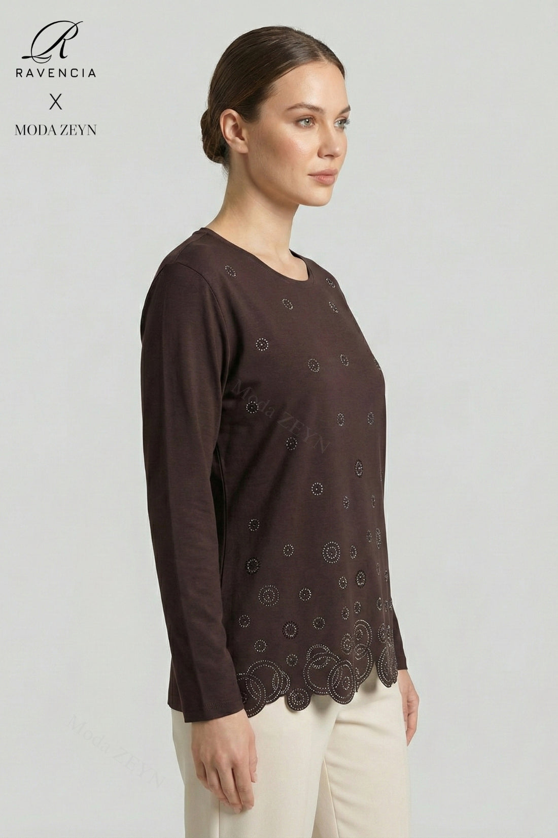 Kadın Halka Desenli Yaka Ve Etek Taşlı İşlemeli Yırtmaçlı Likralı Anne Penye Bluz