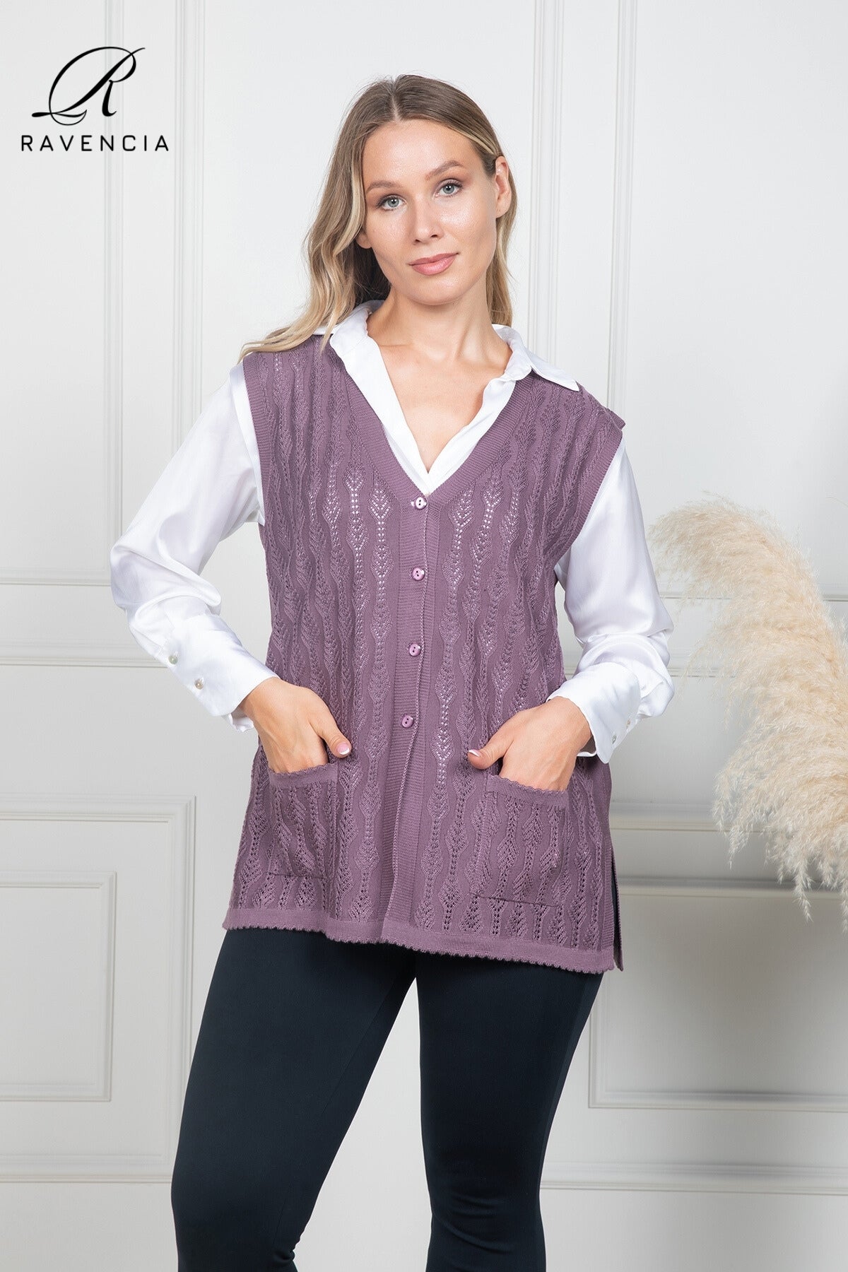 Kadın İnce Orta Yaş Ve Üzeri Triko Örgü Düğmeli Anne Yelek