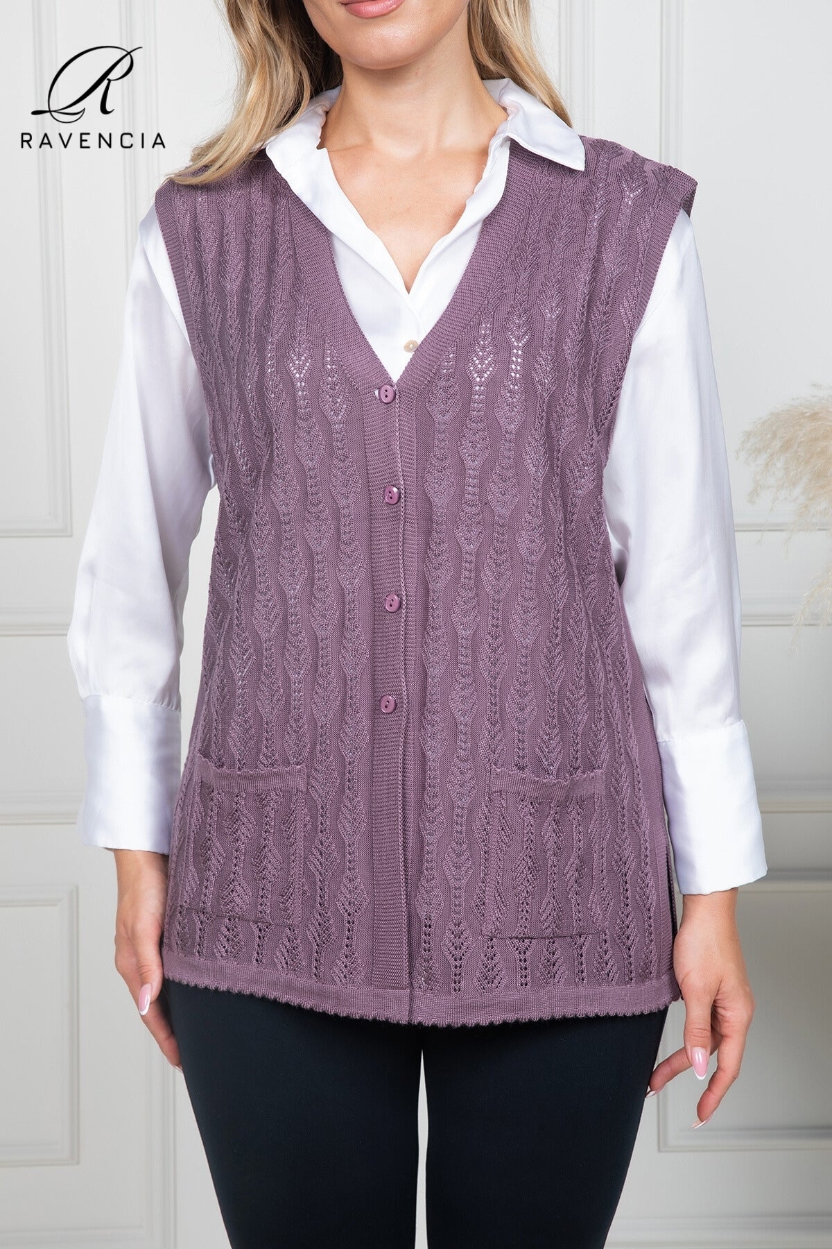 Kadın İnce Orta Yaş Ve Üzeri Triko Örgü Düğmeli Anne Yelek