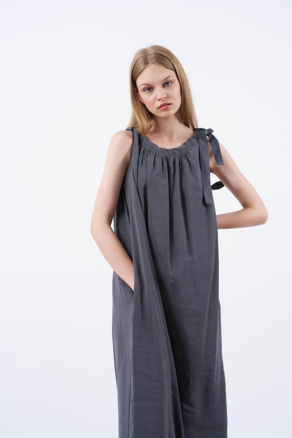 Kadın Omuzdan Bağlamalı Elbise