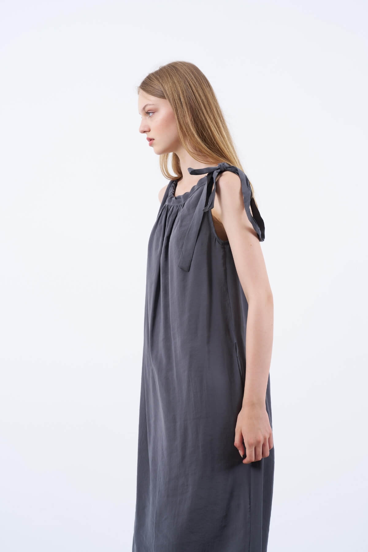 Kadın Omuzdan Bağlamalı Elbise