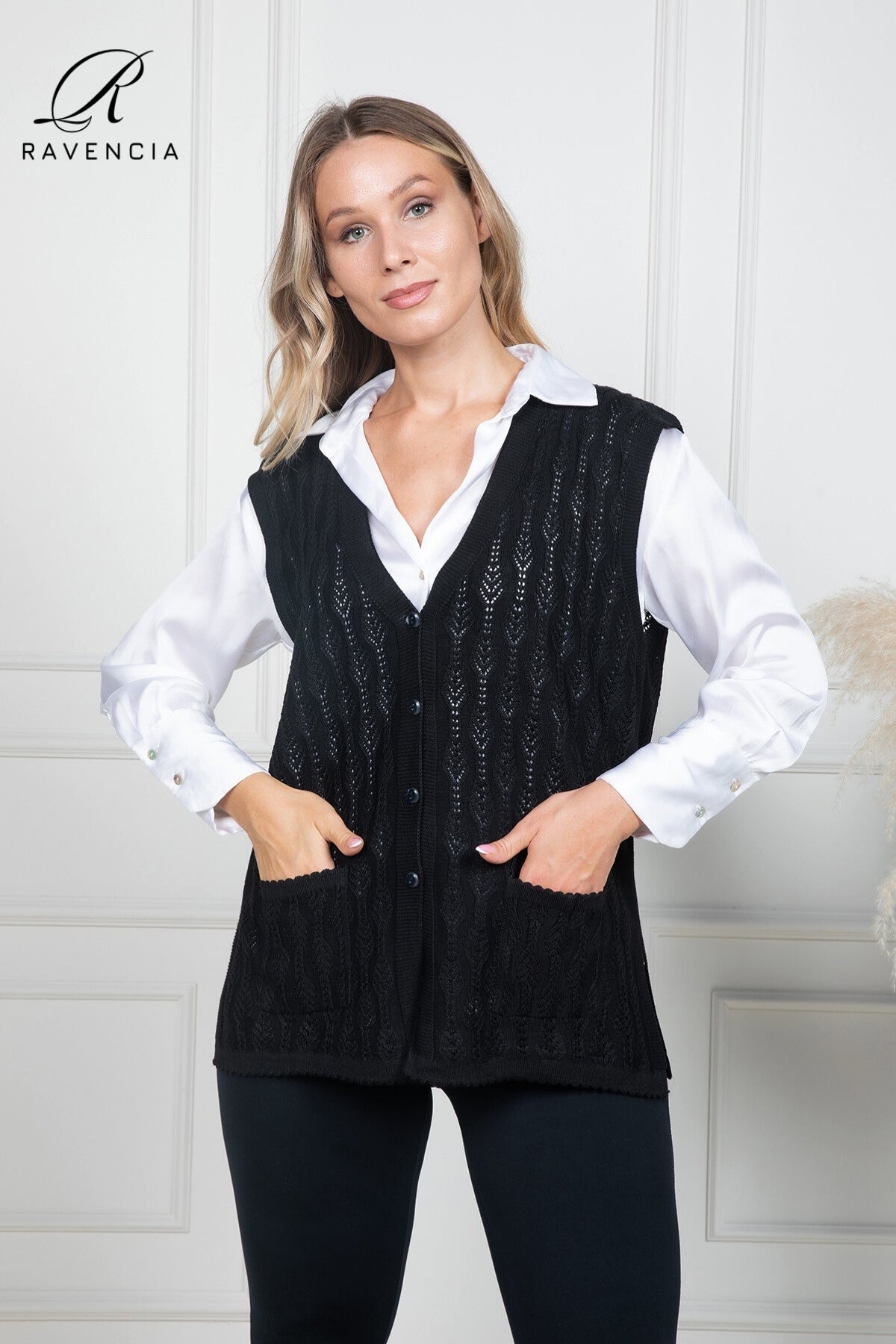 Kadın İnce Orta Yaş Ve Üzeri Triko Örgü Düğmeli Anne Yelek