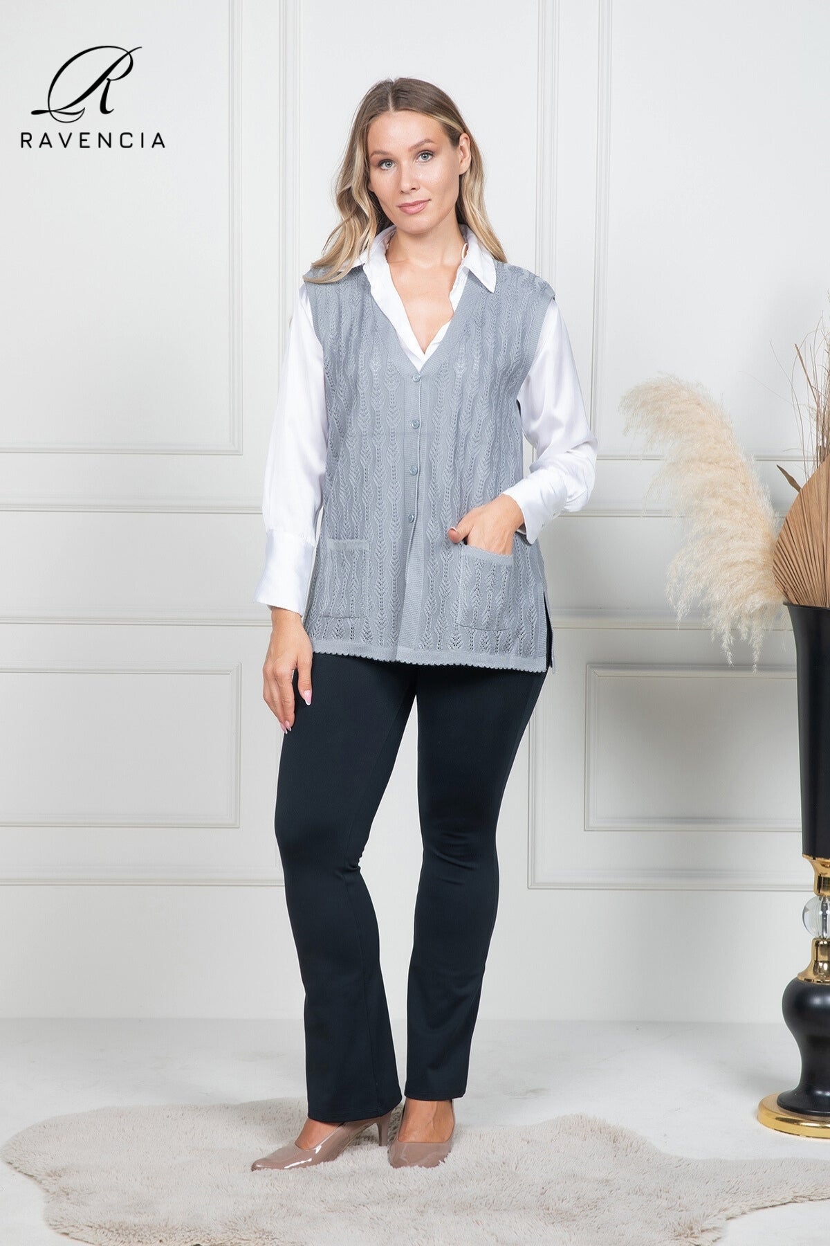 Kadın İnce Orta Yaş Ve Üzeri Triko Örgü Düğmeli Anne Yelek