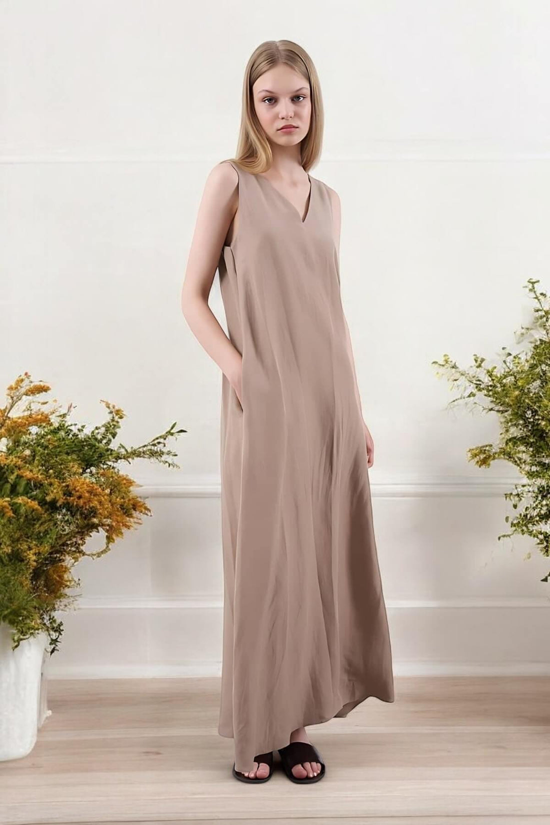 Kadın Lastik Askılı V Yaka Keten Elbise