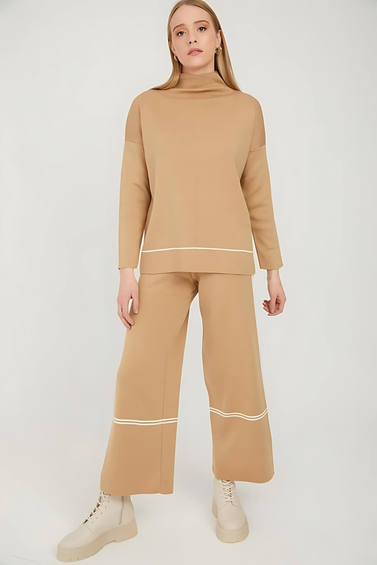 Kadın Dik Yaka Triko Şerit detaylı Kazak- Palazzo Pantolon Takım