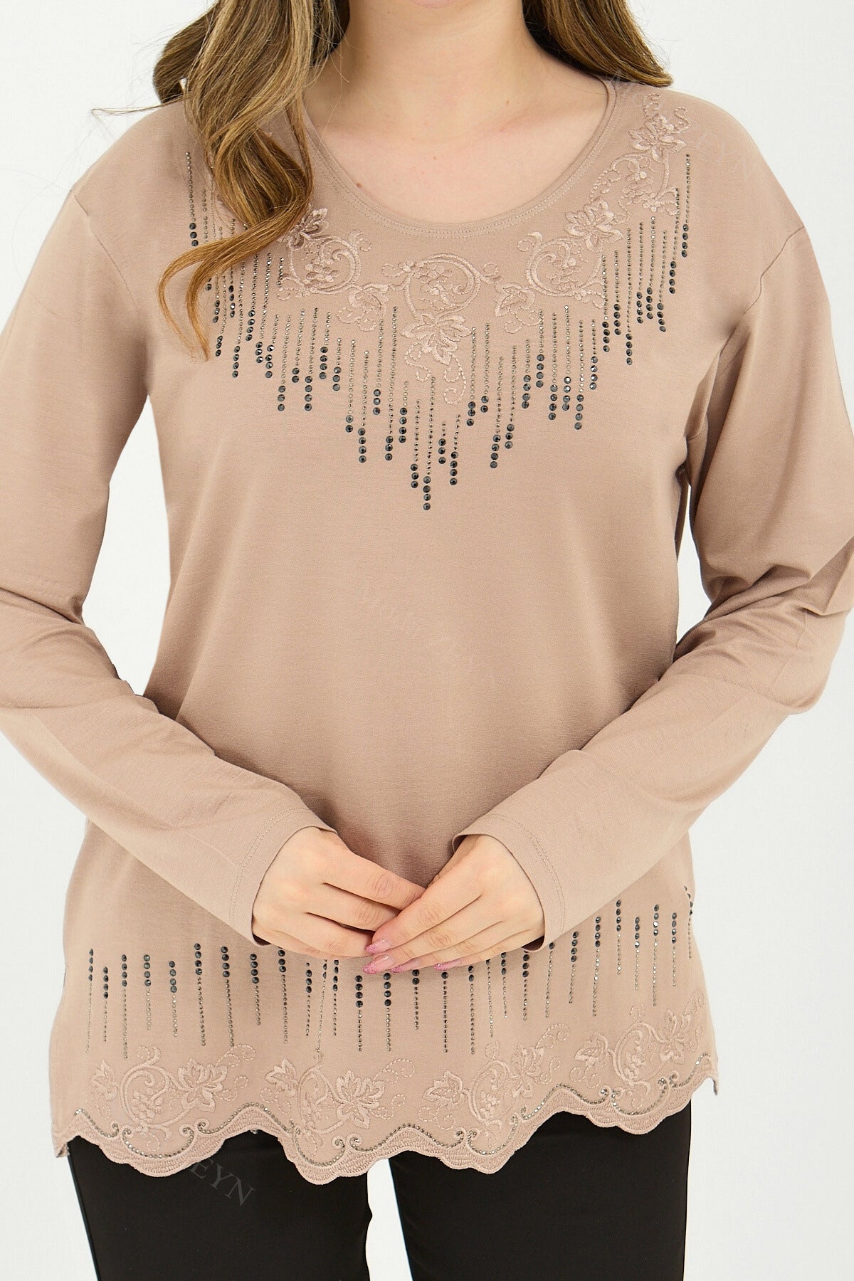 Kadın Orta Yaş Ve Üzeri Viskon Damla Desen Taşlı İşlemeli Likralı Bej Anne Penye Bluz