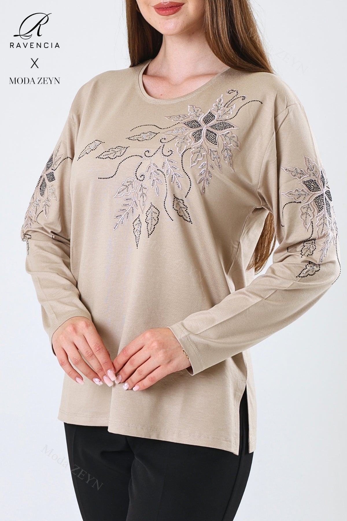 Kadın Çiçek Desenli Taşlı Işlemeli Yırtmaçlı Likralı Viskon Anne Penye Bluz