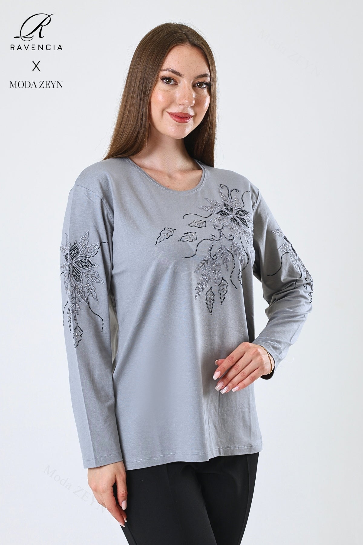 Kadın Çiçek Desenli Taşlı Işlemeli Yırtmaçlı Likralı Viskon Anne Penye Bluz