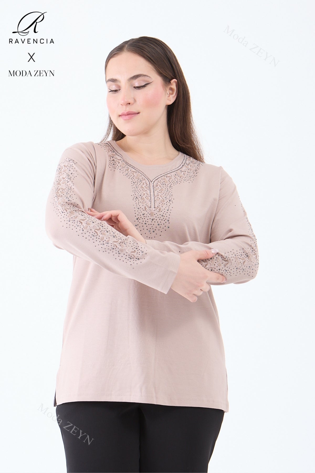 Kadın Şerit Çiçek Desen Taşlı Işlemeli Yırtmaçlı Likralı Viskon Anne Penye Bluz