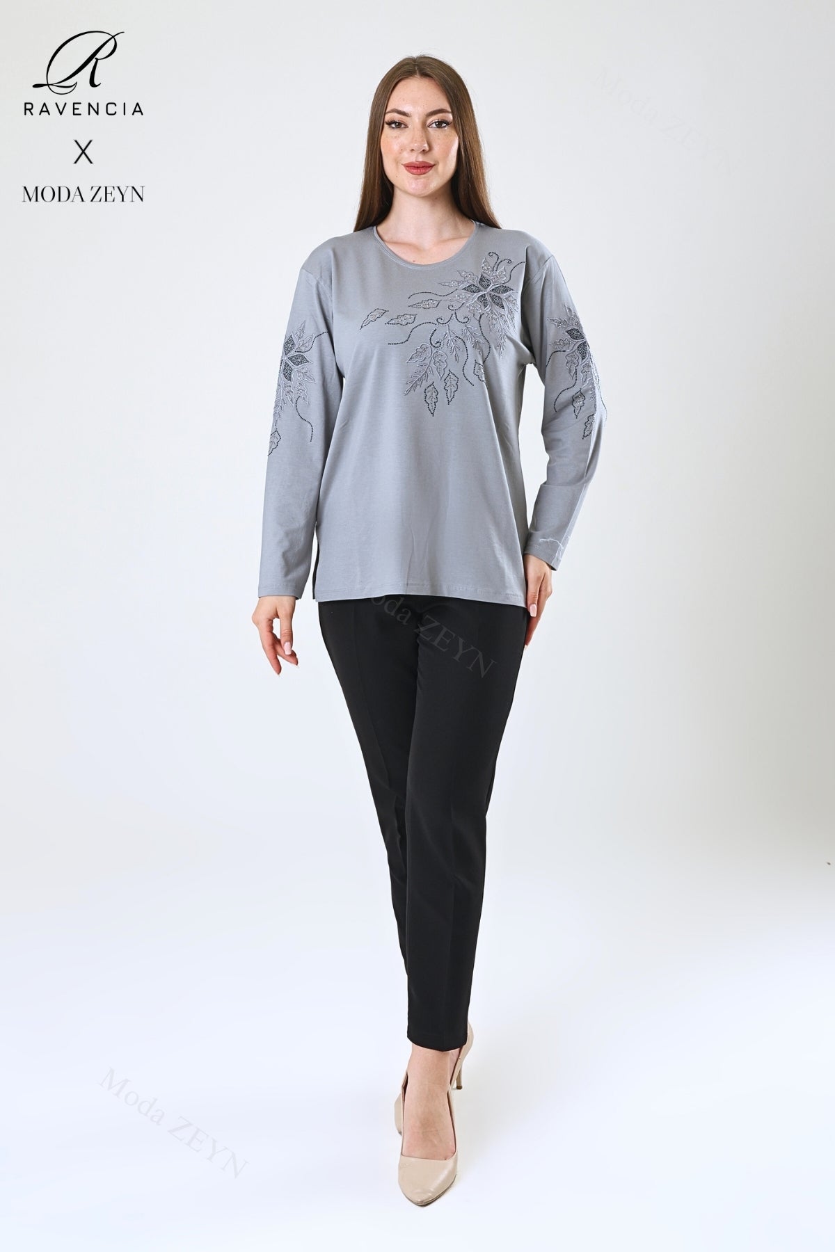 Kadın Çiçek Desenli Taşlı Işlemeli Yırtmaçlı Likralı Viskon Anne Penye Bluz