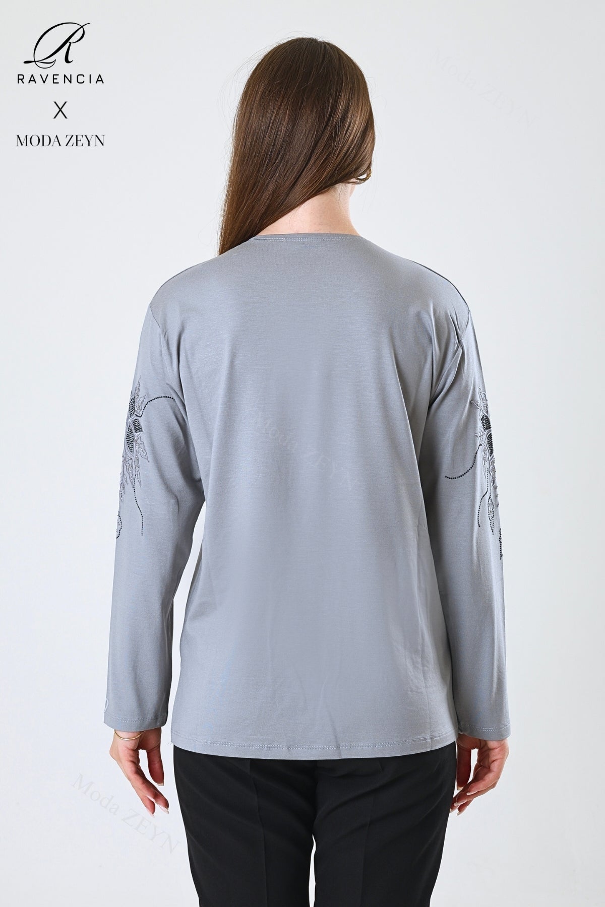 Kadın Çiçek Desenli Taşlı Işlemeli Yırtmaçlı Likralı Viskon Anne Penye Bluz