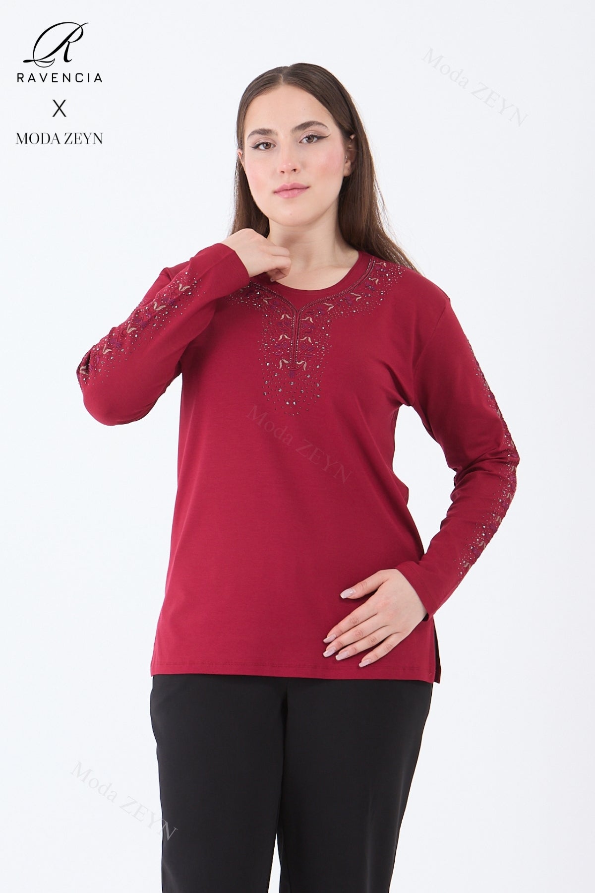 Kadın Şerit Çiçek Desen Taşlı Işlemeli Yırtmaçlı Likralı Viskon Anne Penye Bluz