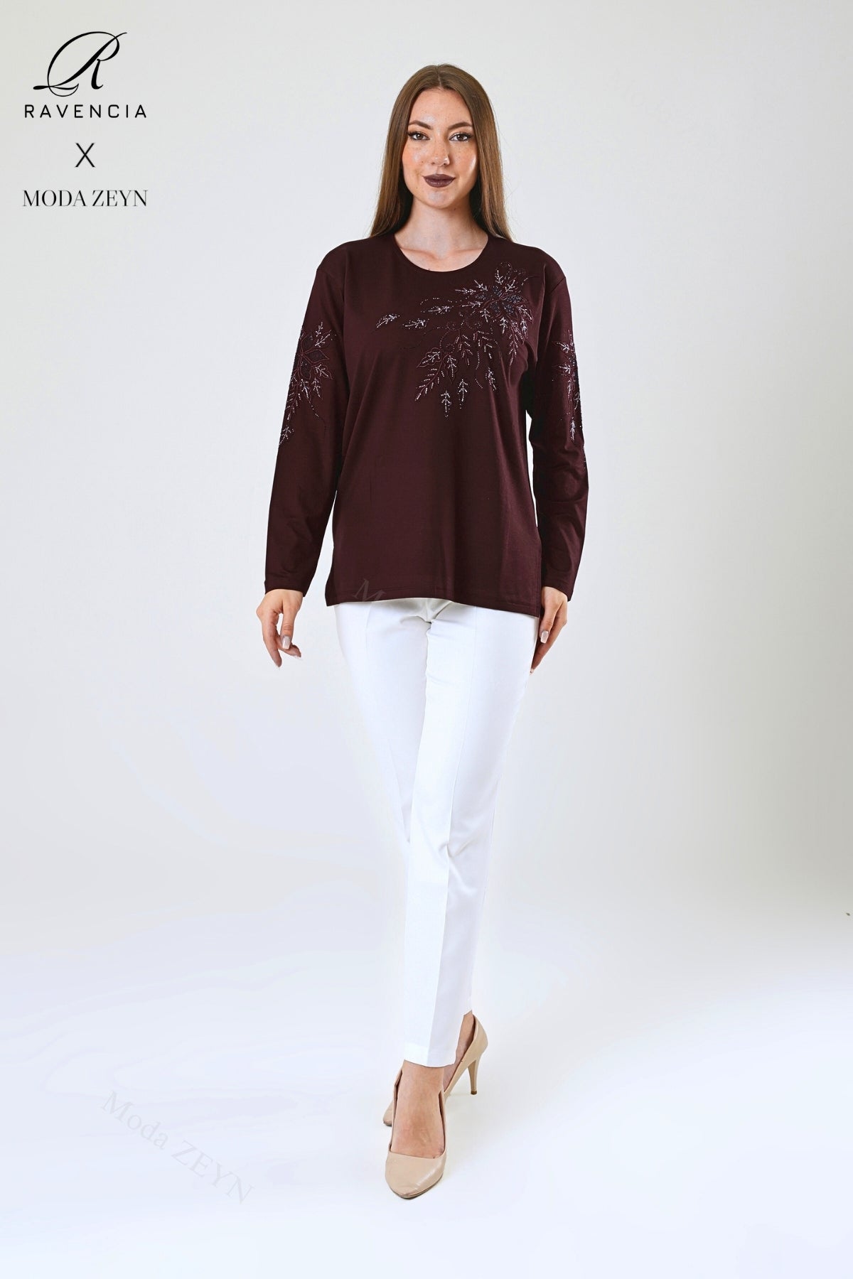 Kadın Çiçek Desenli Taşlı Işlemeli Yırtmaçlı Likralı Viskon Anne Penye Bluz