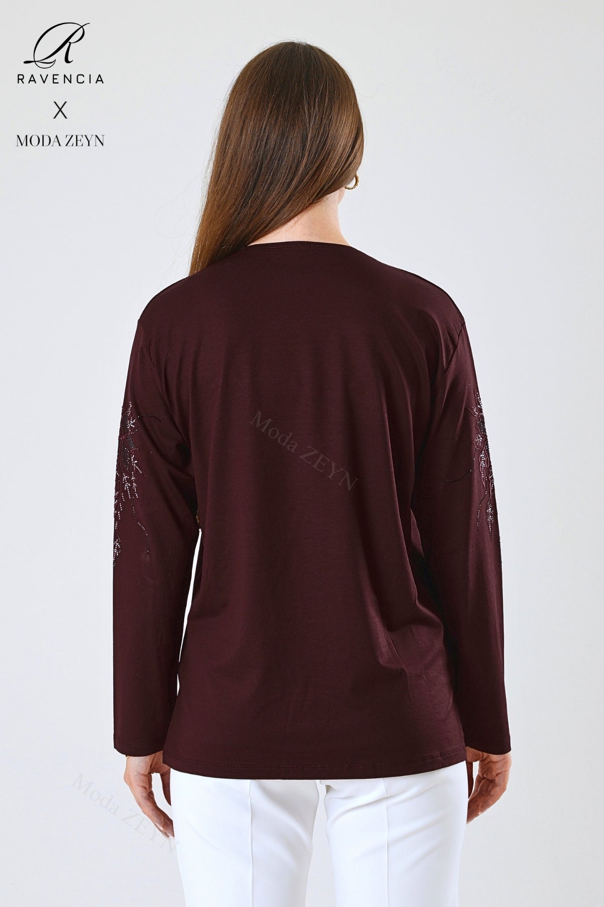 Kadın Çiçek Desenli Taşlı Işlemeli Yırtmaçlı Likralı Viskon Anne Penye Bluz