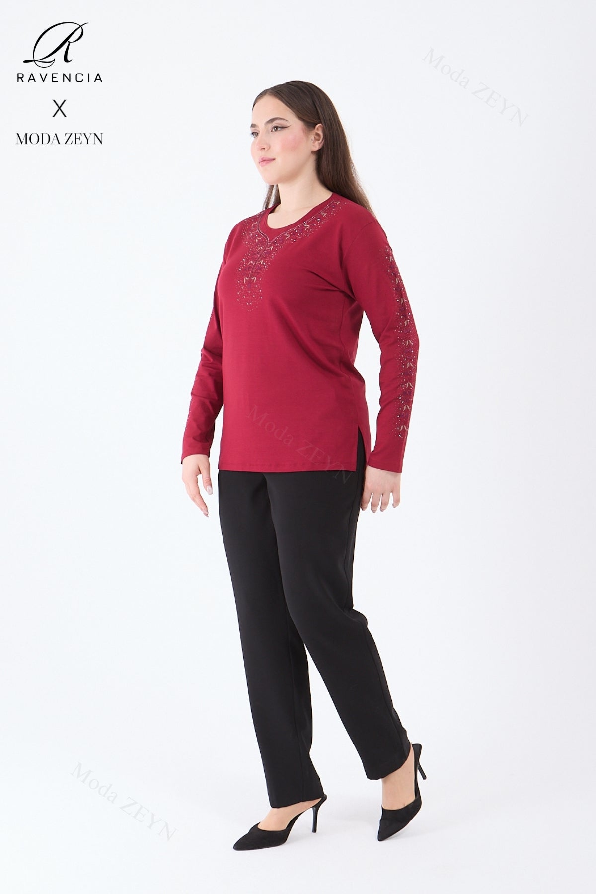 Kadın Şerit Çiçek Desen Taşlı Işlemeli Yırtmaçlı Likralı Viskon Anne Penye Bluz