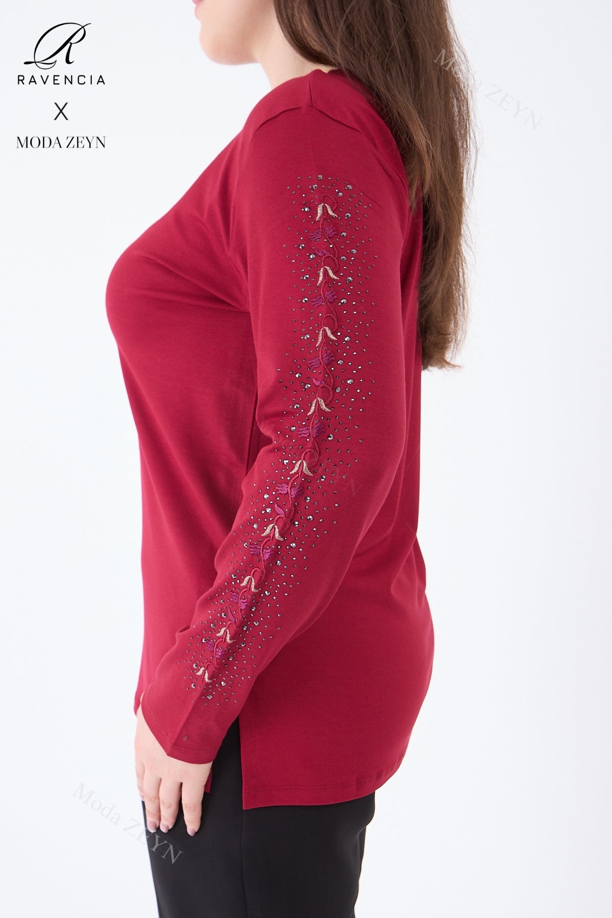 Kadın Şerit Çiçek Desen Taşlı Işlemeli Yırtmaçlı Likralı Viskon Anne Penye Bluz