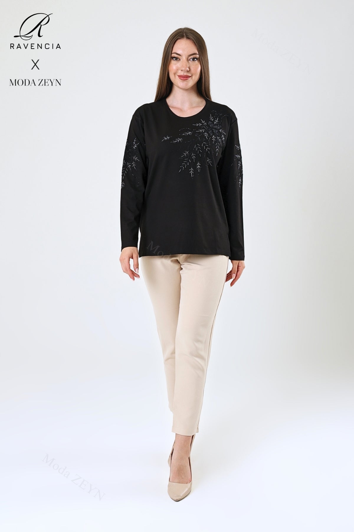 Kadın Çiçek Desenli Taşlı Işlemeli Yırtmaçlı Likralı Viskon Anne Penye Bluz