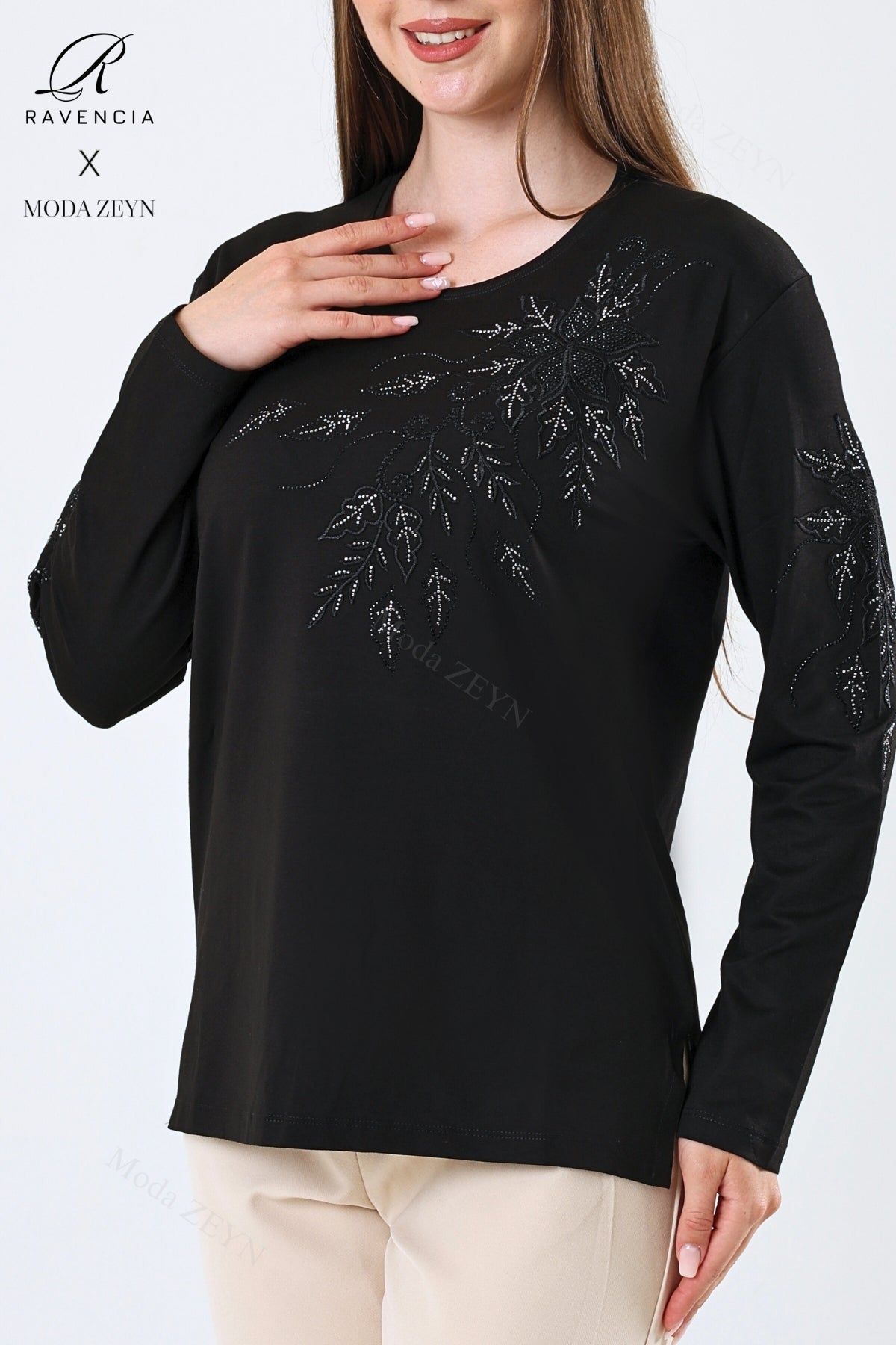 Kadın Çiçek Desenli Taşlı Işlemeli Yırtmaçlı Likralı Viskon Anne Penye Bluz