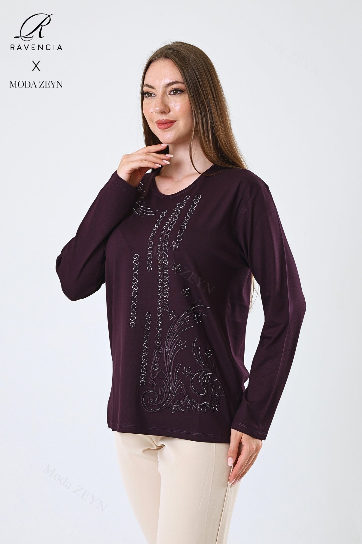 Kadın Halka Şerit Desen Taşlı Işlemeli Yırtmaçlı Likralı Viskon Anne Penye Bluz