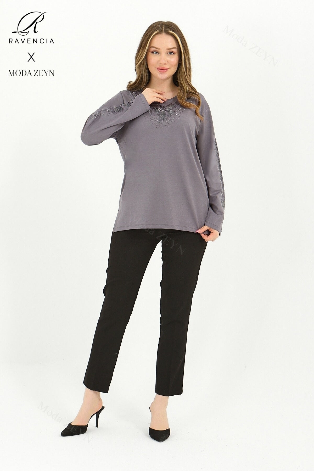 Kadın Orta Yaş Ve Üzeri Viskon Fiyonk Desen Taşlı Işlemeli Likralı Anne Penye Bluz