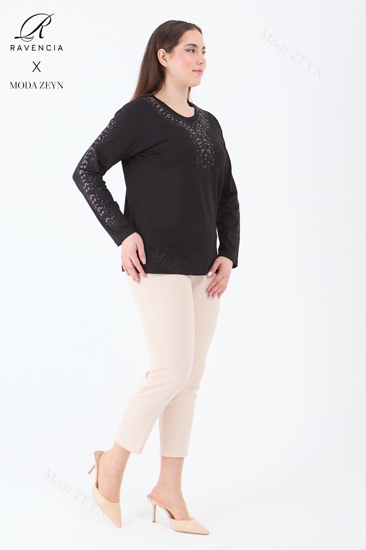 Kadın Şerit Çiçek Desen Taşlı Işlemeli Yırtmaçlı Likralı Viskon Anne Penye Bluz