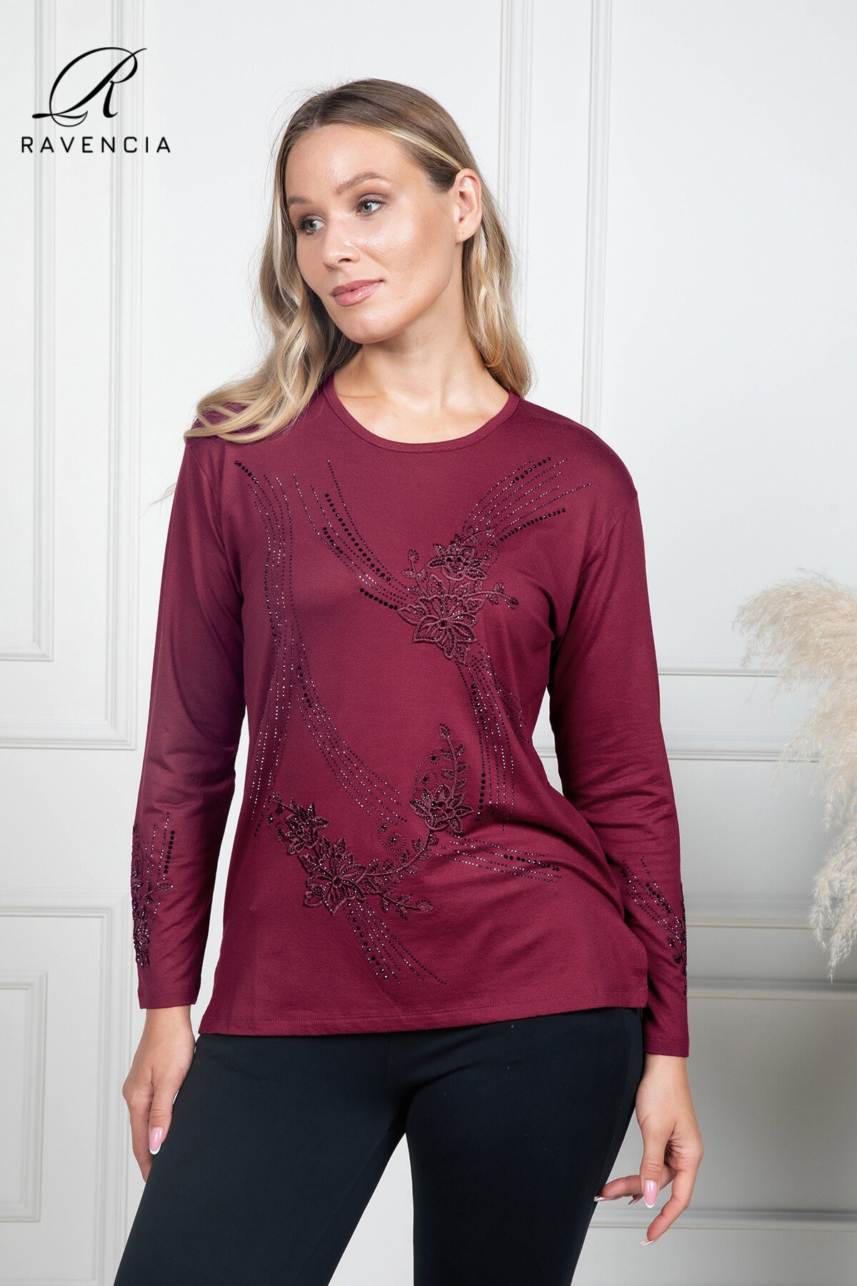 Kadın Orta Yaş Ve Üzeri Viskon Kumaş Çiçek Desenli Taşlı Işlemeli Likralı Bordo Anne Penye Bluz