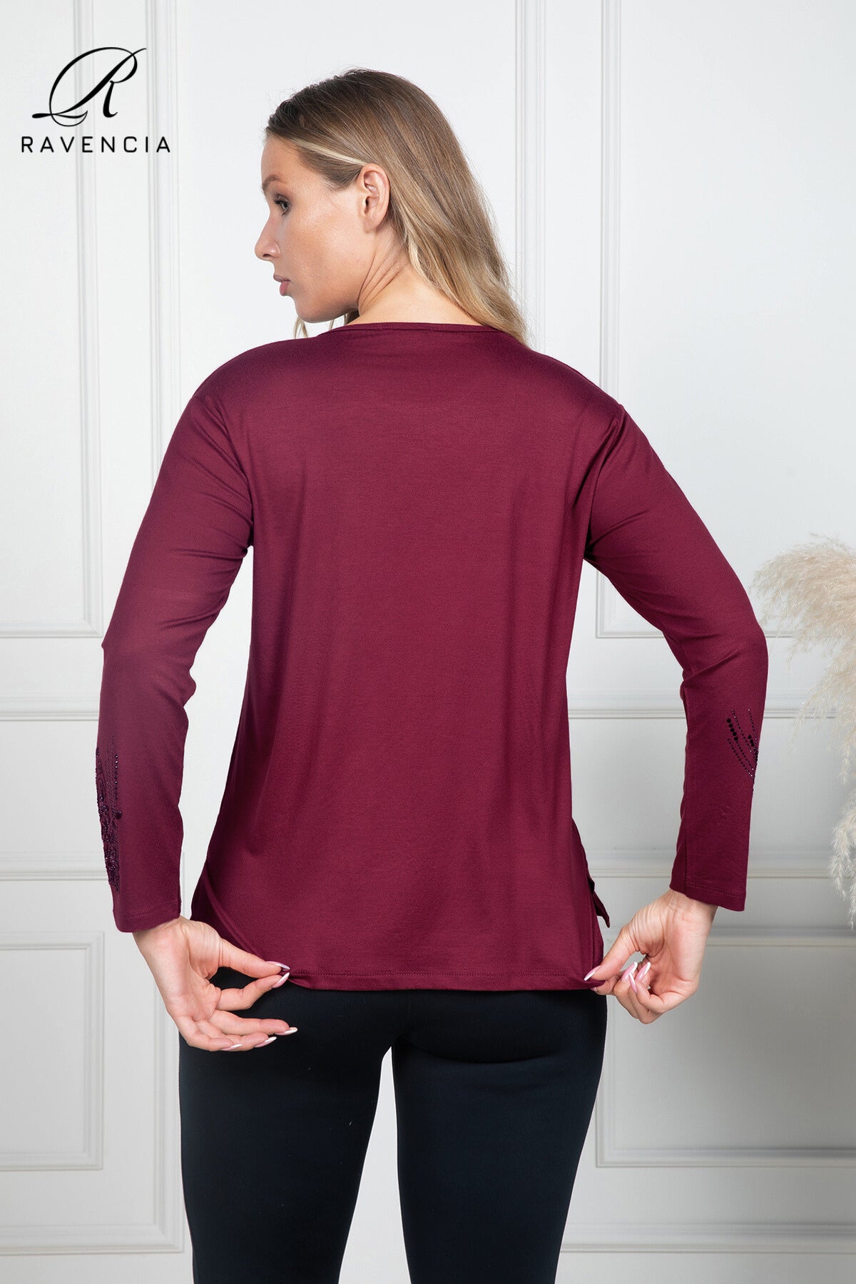 Kadın Orta Yaş Ve Üzeri Viskon Kumaş Çiçek Desenli Taşlı Işlemeli Likralı Bordo Anne Penye Bluz