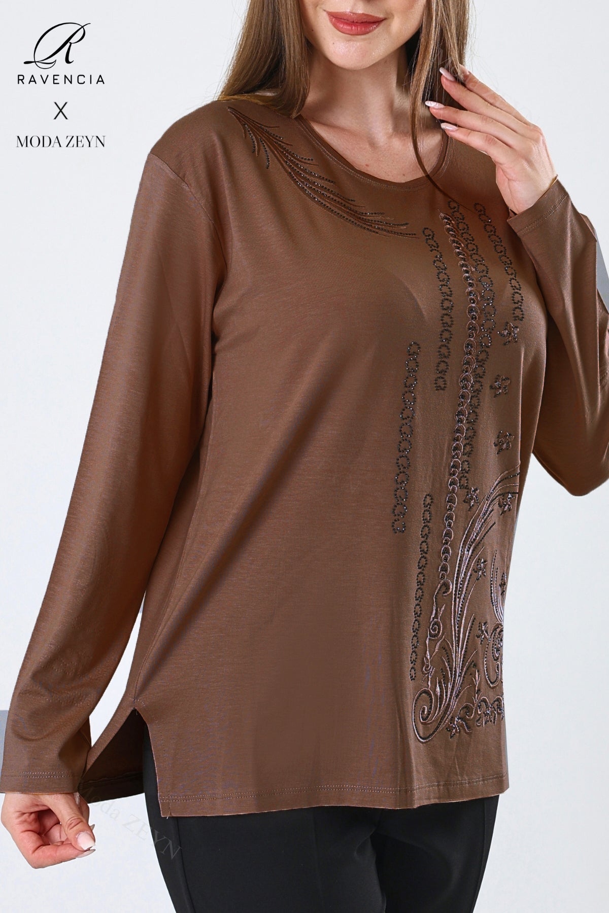Kadın Halka Şerit Desen Taşlı Işlemeli Yırtmaçlı Likralı Viskon Anne Penye Bluz
