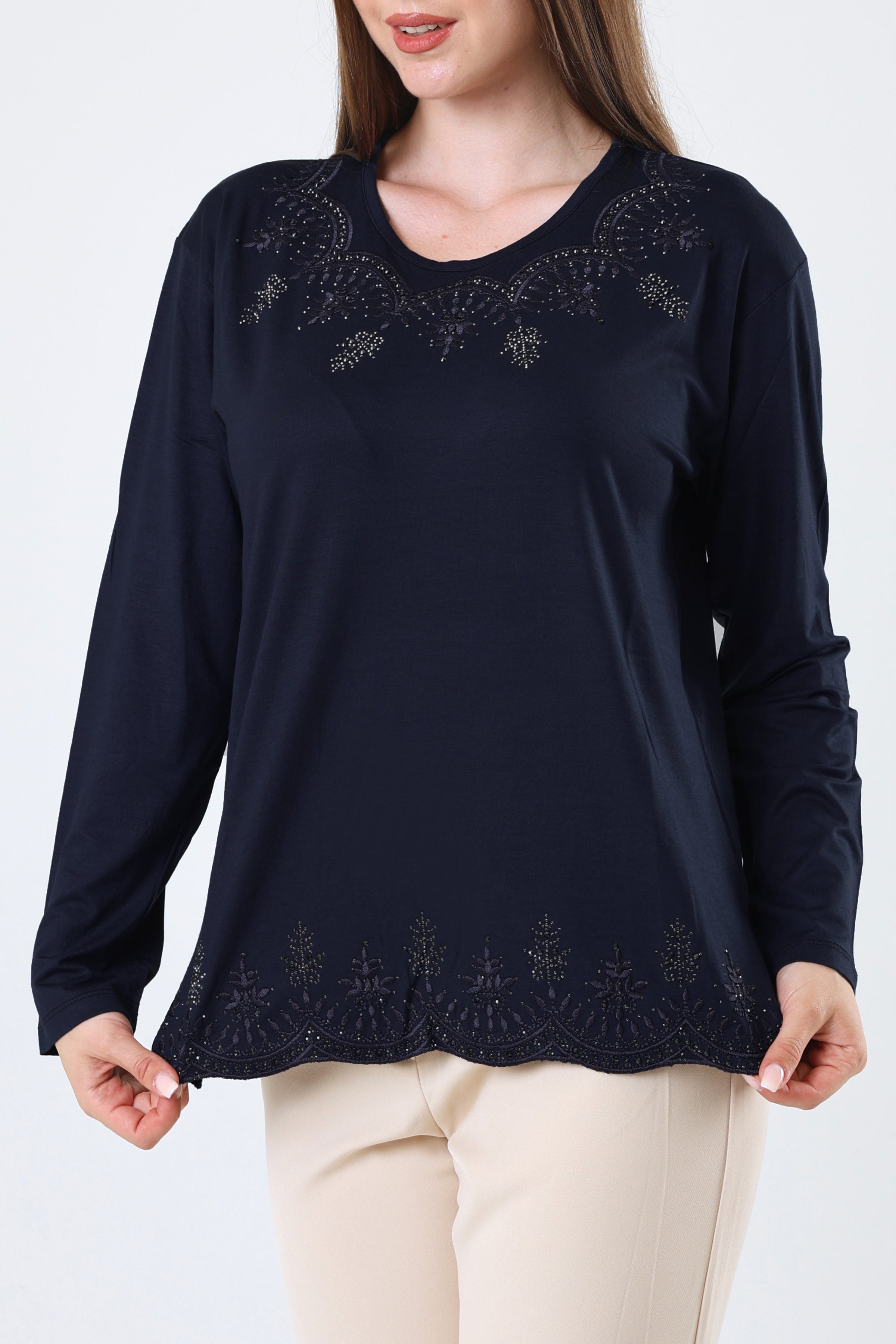 Kadın Yaprak Desenli Eteği Ve Yakası Taşlı Işlemeli Likralı Viskon Anne Penye Bluz