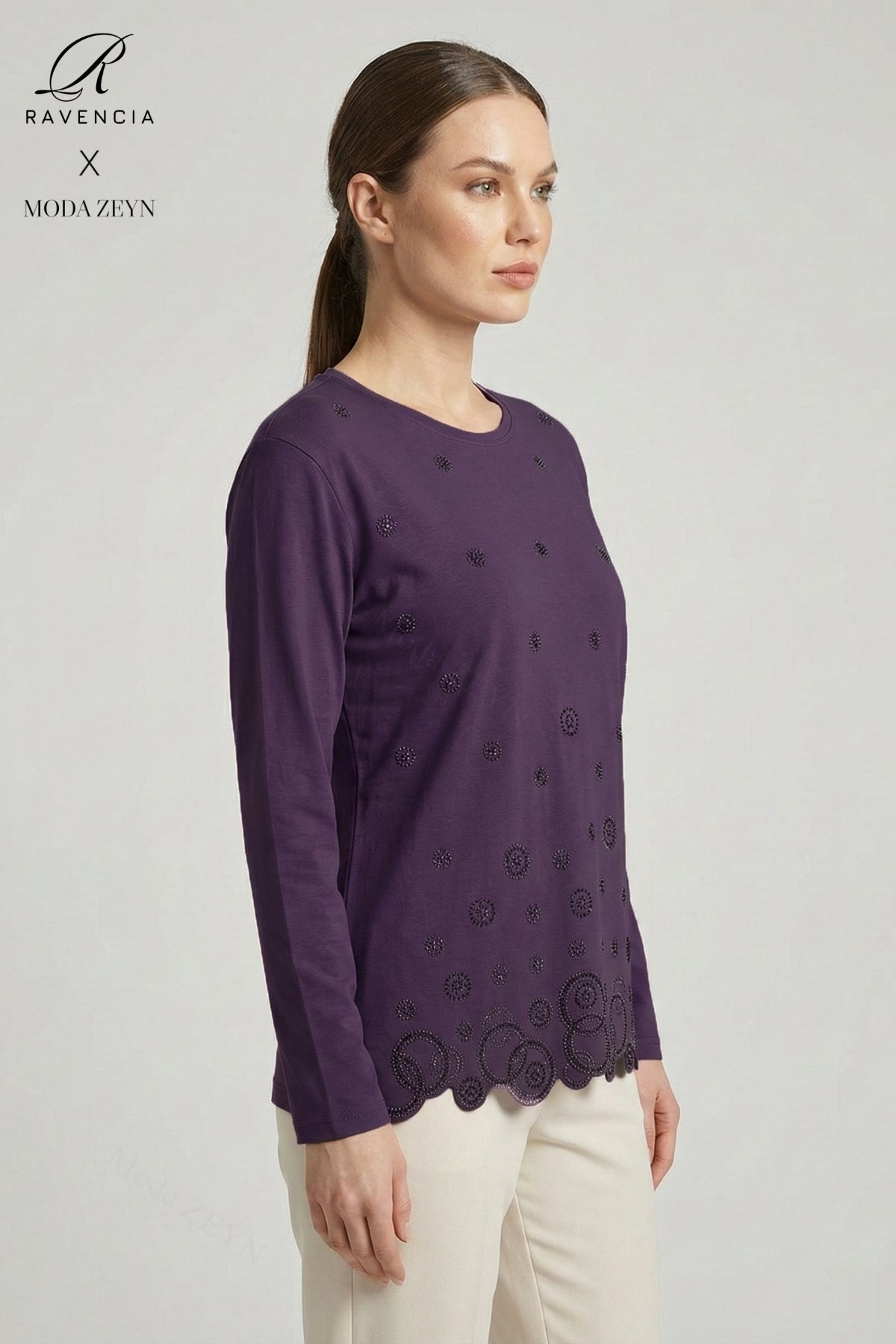 Kadın Halka Desenli Yaka Ve Etek Taşlı İşlemeli Yırtmaçlı Likralı Anne Penye Bluz