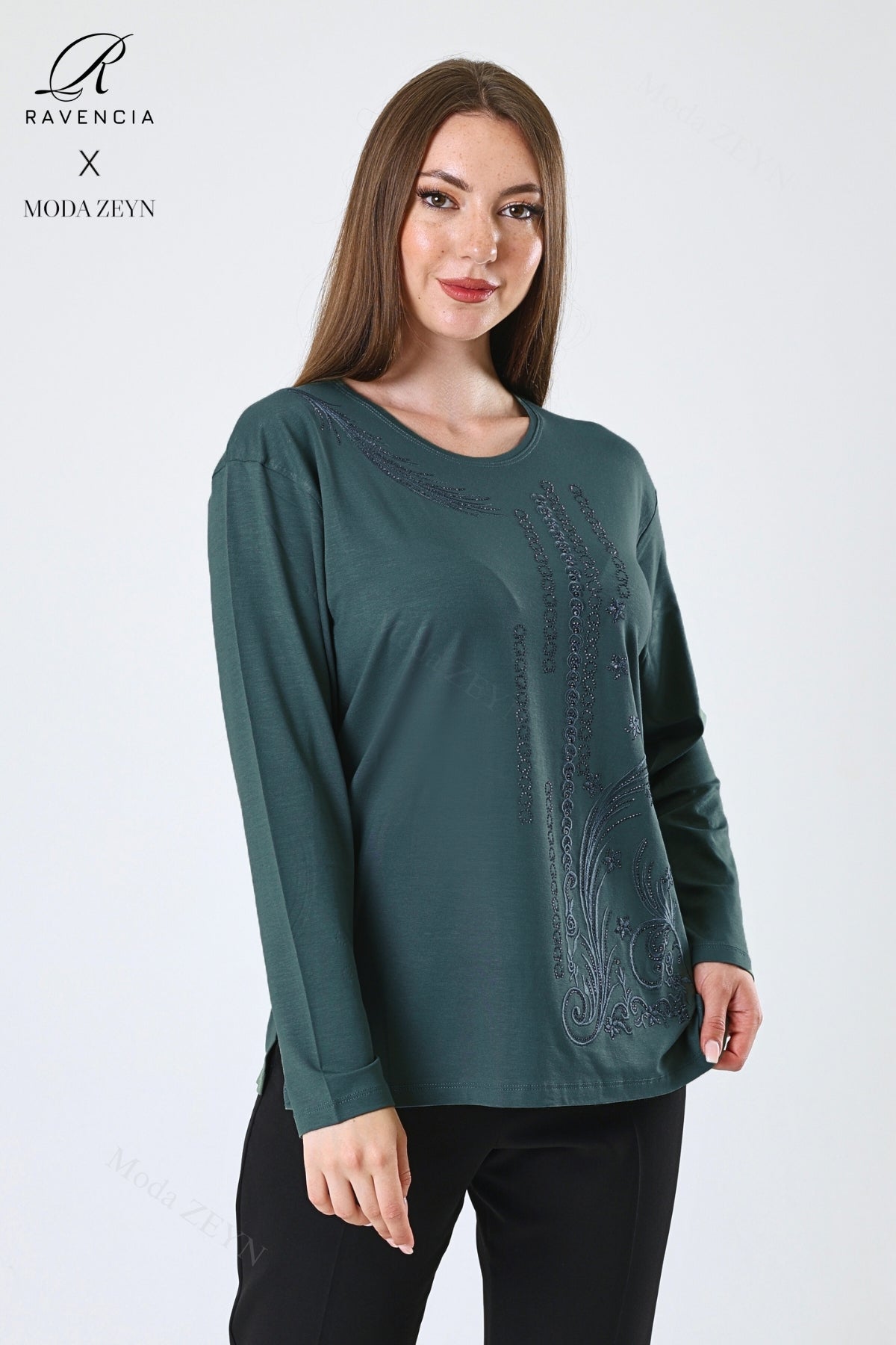 Kadın Halka Şerit Desen Taşlı Işlemeli Yırtmaçlı Likralı Viskon Anne Penye Bluz