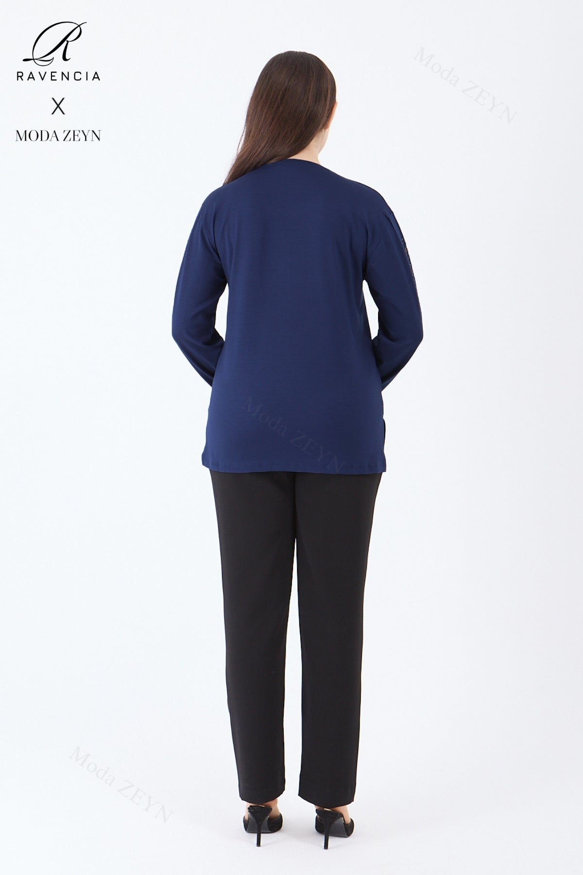 Kadın Şerit Çiçek Desen Taşlı Işlemeli Yırtmaçlı Likralı Viskon Anne Penye Bluz