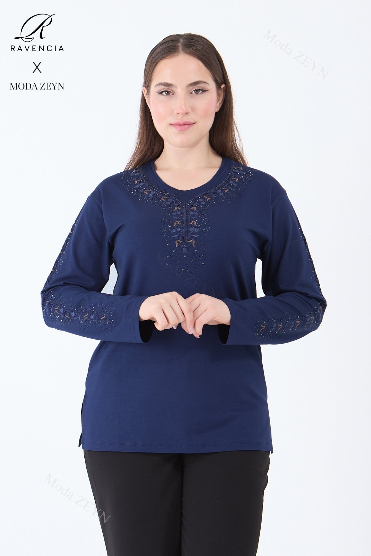 Kadın Şerit Çiçek Desen Taşlı Işlemeli Yırtmaçlı Likralı Viskon Anne Penye Bluz