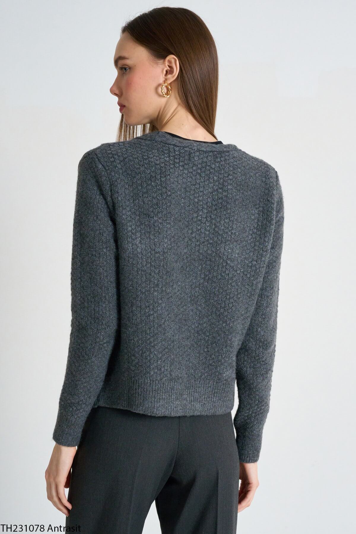 Kadın Antrasit Saç Örgülü Düğmeli Triko Hırka