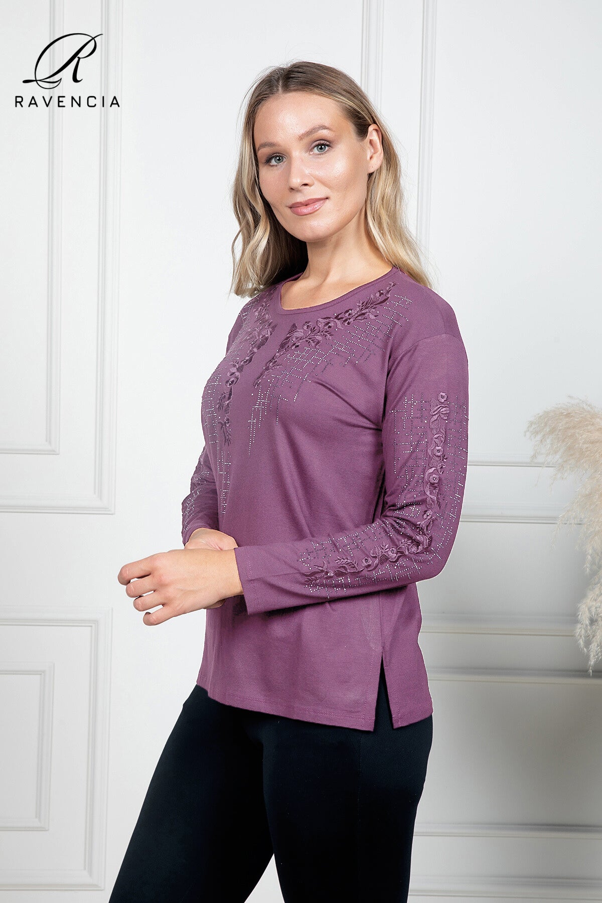 Kadın Orta Yaş Ve Üzeri Viskon Kumaş Çiçek Desenli Taşlı Işlemeli Likralı Bordo Anne Penye Bluz